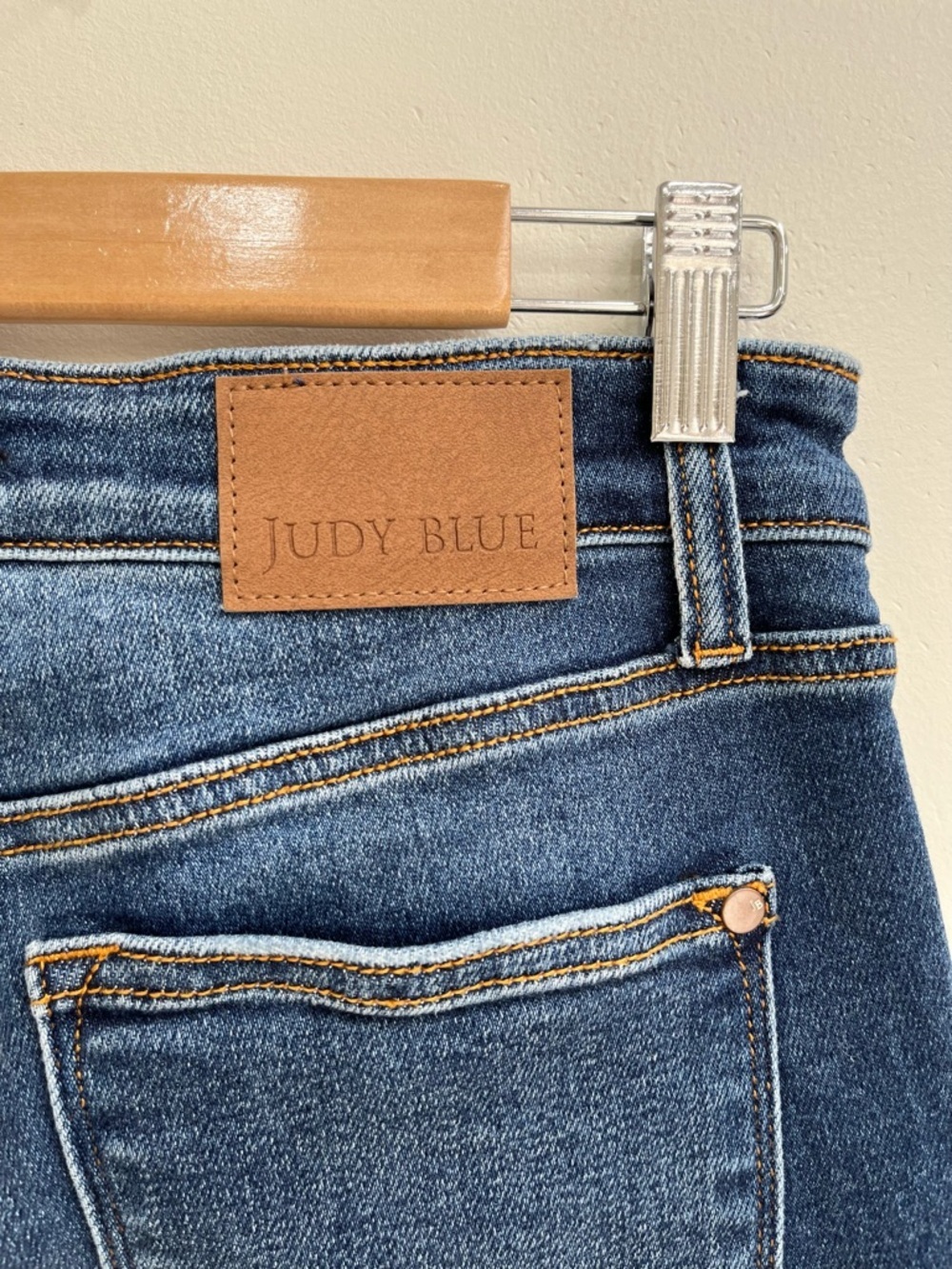 Judy Blue Johnny High Rise Hidden Button Fly Dad Jeans Medium Wash Blue 29 - Picture 10 of 16